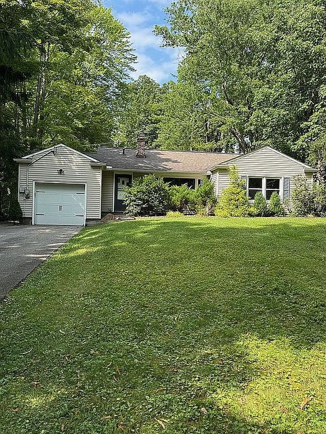 Photo of 203 Hazelwood Dr