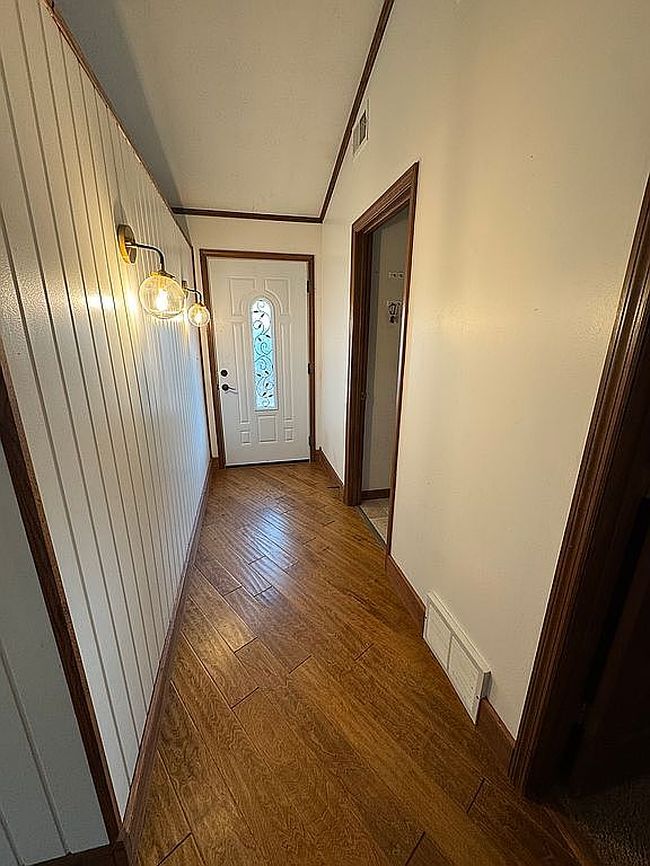 Photo of 20784 Winfield Rd, Fraziers Bottom, WV