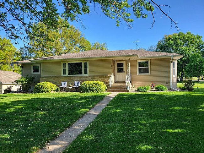 Photo of 480 Grant St, Tecumseh, NE