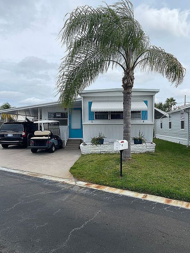 Image of 405 Lake Rd