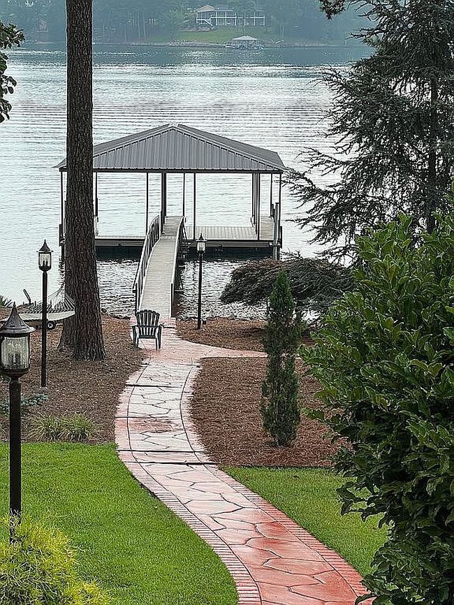Image of 218 Amethyst Way
