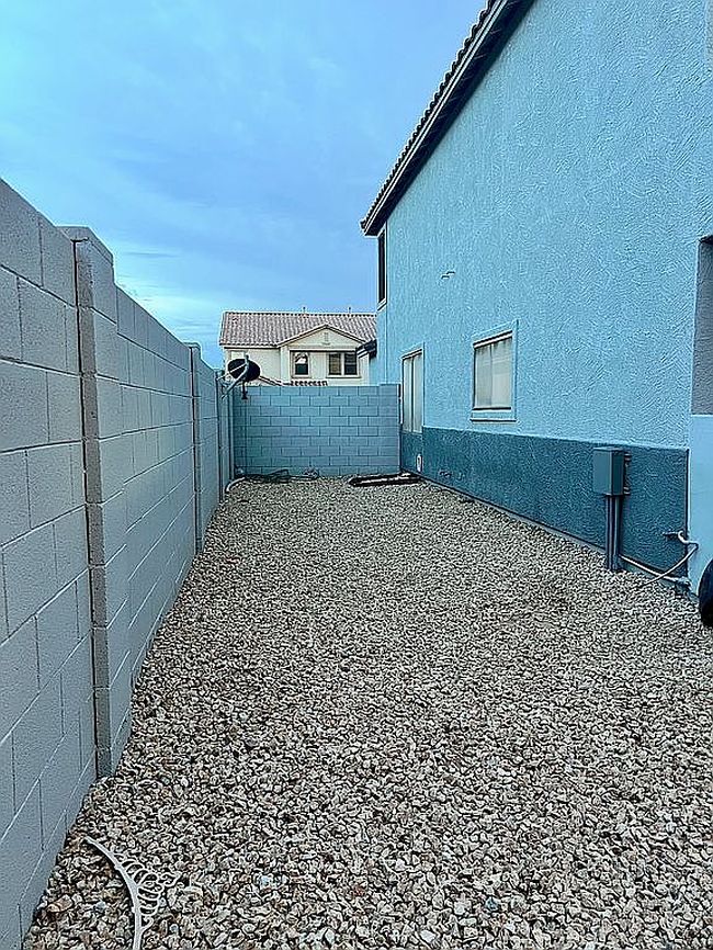 Additional photo 2 of property located at 11524 E Queensborough Ave