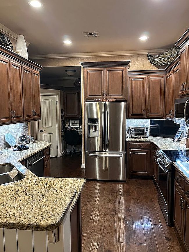 16305 Napa Cir, Edmond, OK