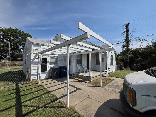 Additional photo 2 of property located at 2551 E Newton St