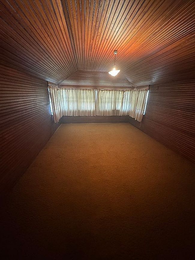 Photo of 410 N B St, Oskaloosa, IA