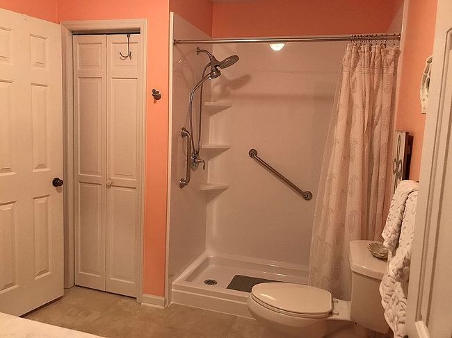 Photo of 323 N Aspen St, Lincolnton, NC