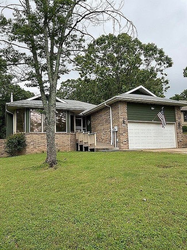 110 Oak Dr, Kimberling City, MO