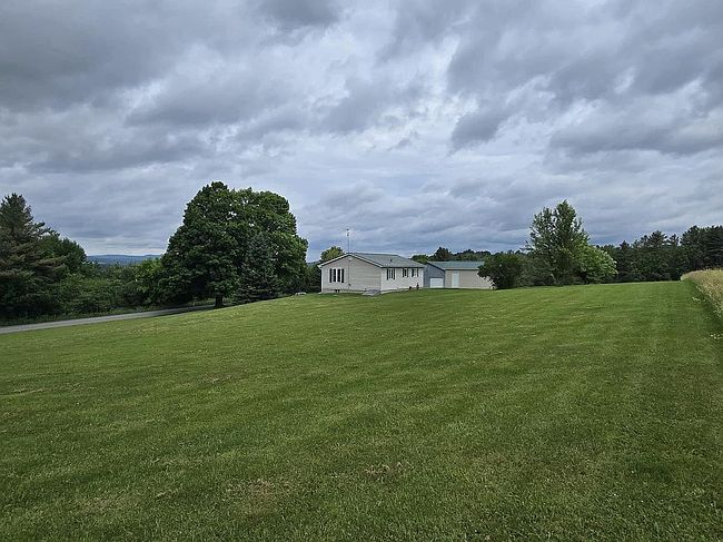 Photo of 4955 Pine Hill Rd, Newport, VT