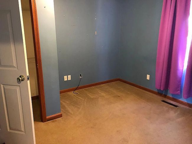 Photo of 327 Greenwood Dr, Williamstown, WV