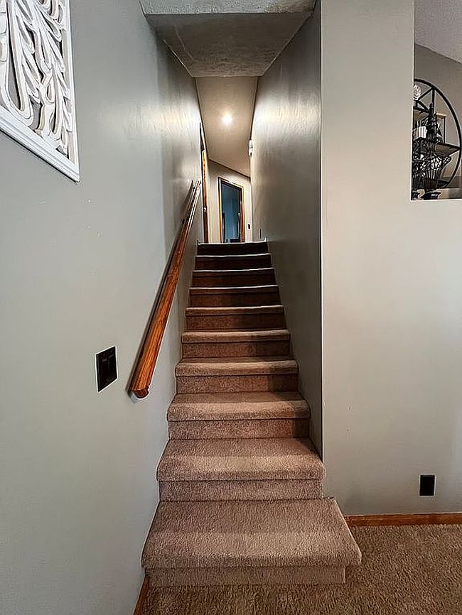 Additional photo 2 of property located at 1813 N 159th St