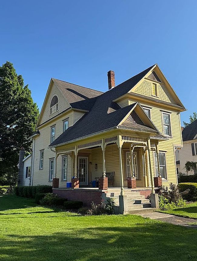 Photo of 398 E Main St, Canton, PA