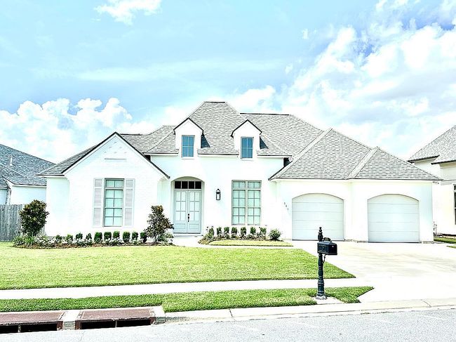 Photo of 301 Cedar Lake Dr, Youngsville, LA