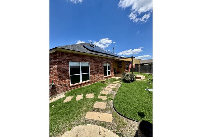 Additional photo 2 of property located at 816 Sw 32nd St