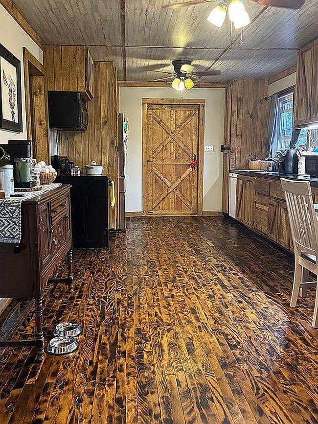 Additional photo 3 of property located at 514 Mine Branch Rd