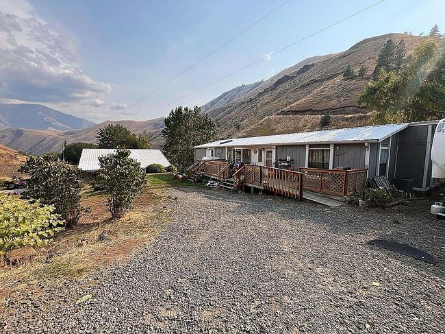 Image of 381 Seven Devils Rd