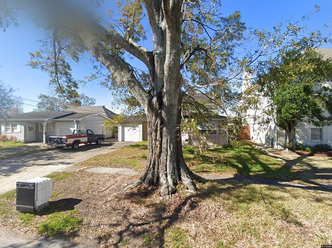 Photo of 1516 Ridgelake Dr, Metairie, LA