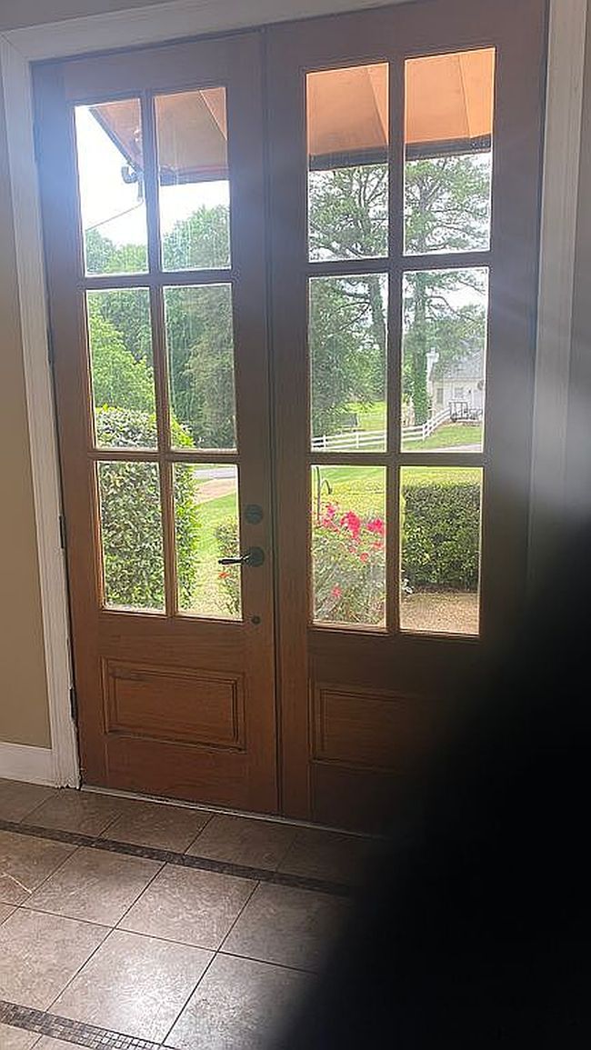 Image of 1659 Country Club Dr