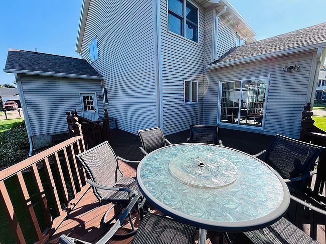 Photo of 2614 Heather Glen Cir, Bettendorf, IA
