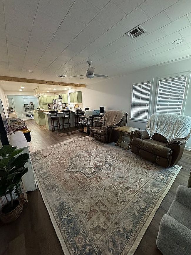 Image of 114 S Saint Peter St