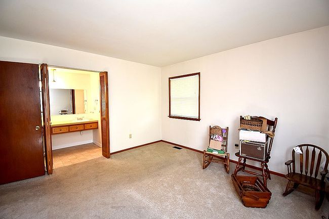 Image of 39 Avon Dr