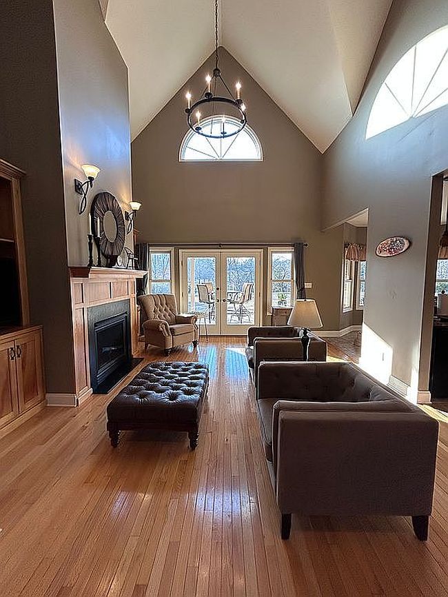 Image of 102 Bradford Village Way
