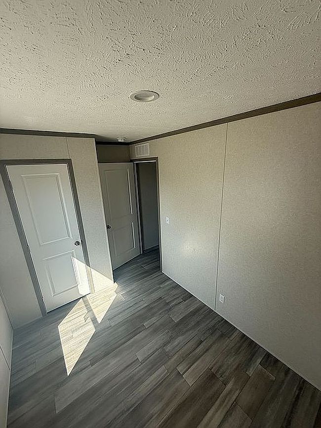 Image of 1713 Pella Ave #4