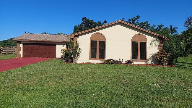 Photo of 5501 Echo Pines Cir E, Fort Pierce, FL