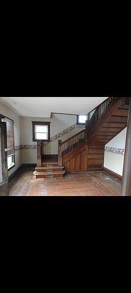 Additional photo 4 of property located at 102 S Chestnut St