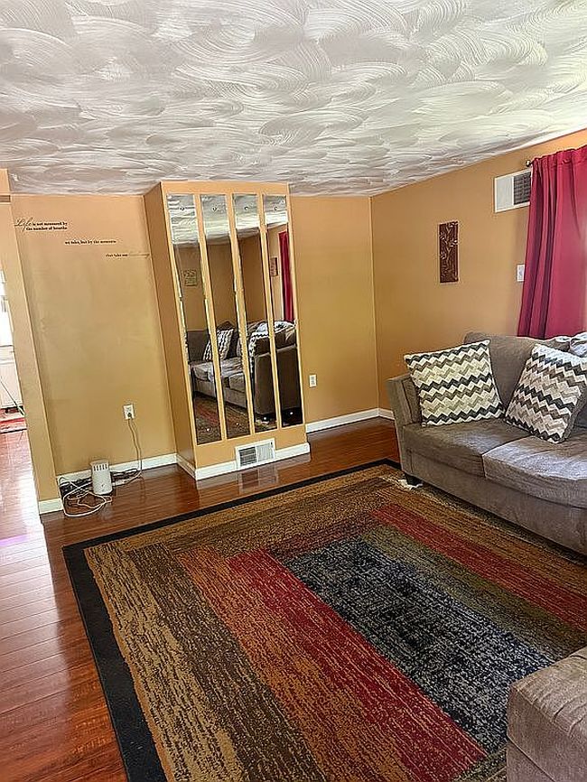 Photo of 114 Mcvey St, Sturgeon, PA