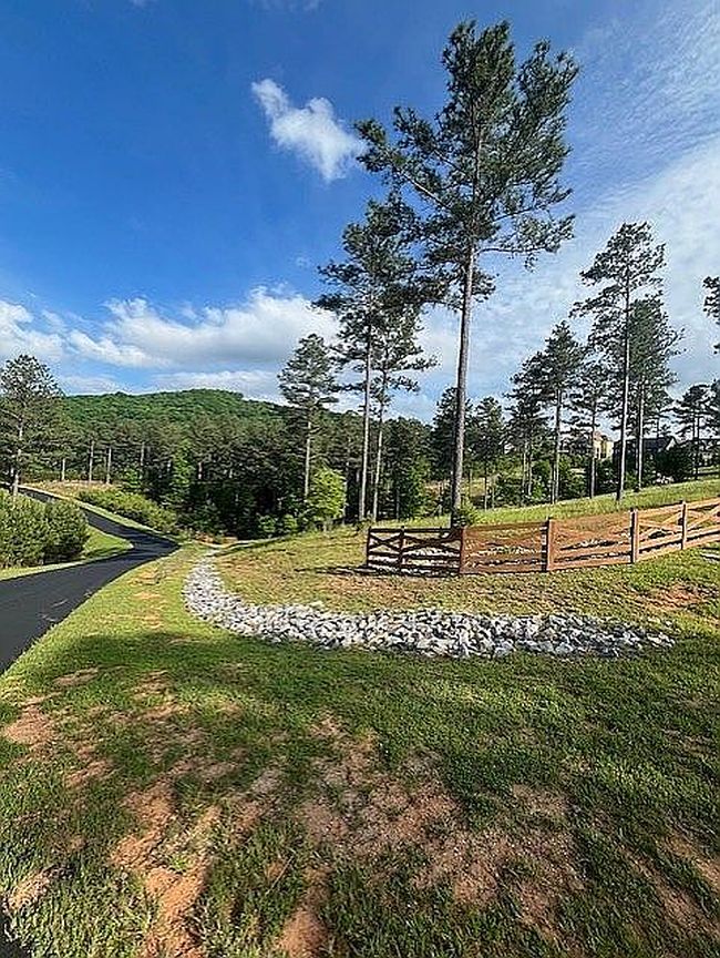 Additional photo 1 of property located at Loop Ln