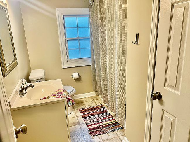 Photo of 50 Lakewood Dr, Lexington, TN
