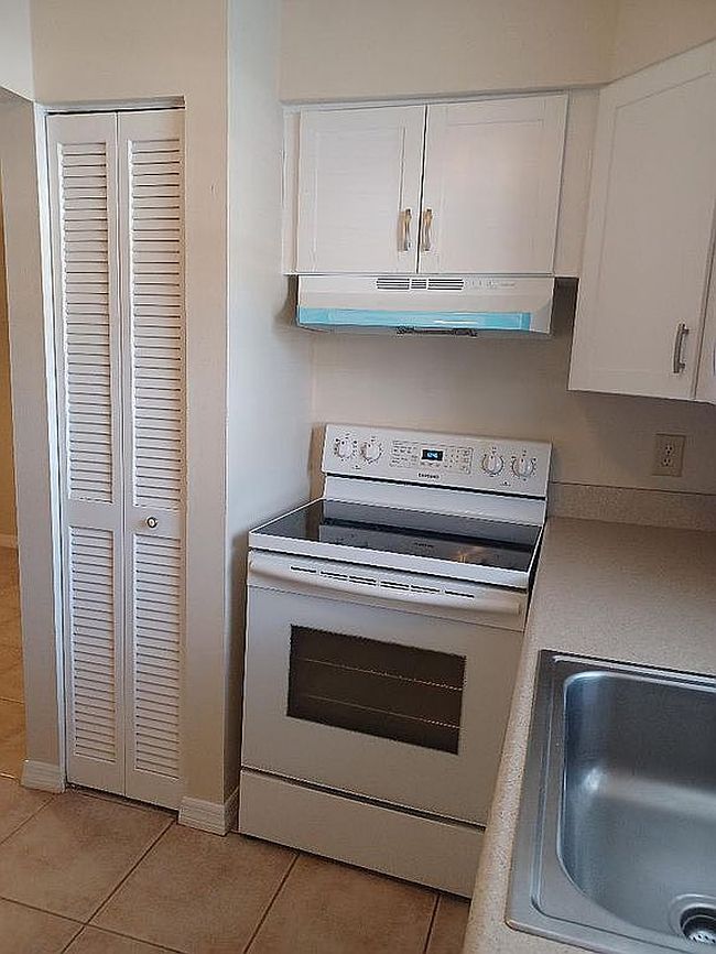 Photo of 2503 Bogey Ln Apt H, Melbourne, FL