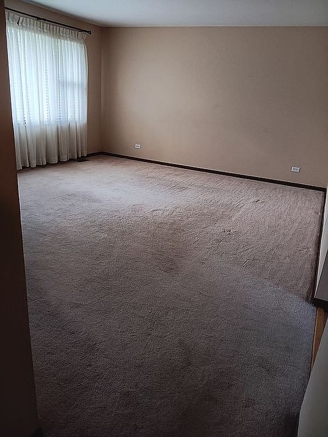 Photo of 645 E View St, Lombard, IL