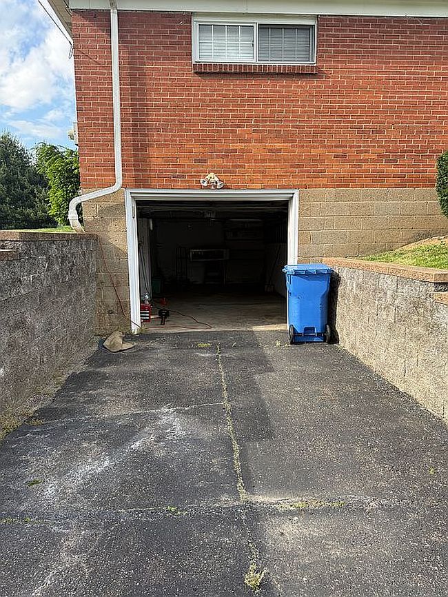Photo of 3095 Kipp Ave, Lower Burrell, PA