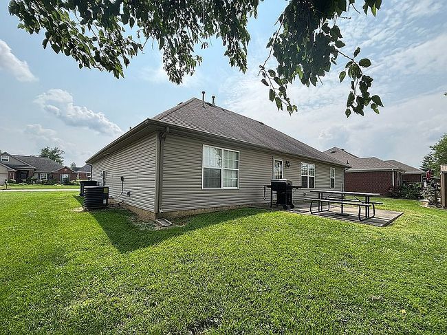 Additional photo 3 of property located at 2601 E Daffodil Ct