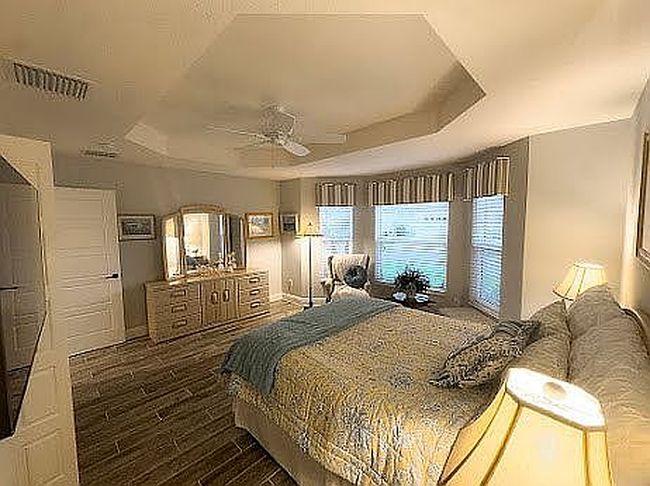 Photo of 989 Davey Ln, The Villages, FL