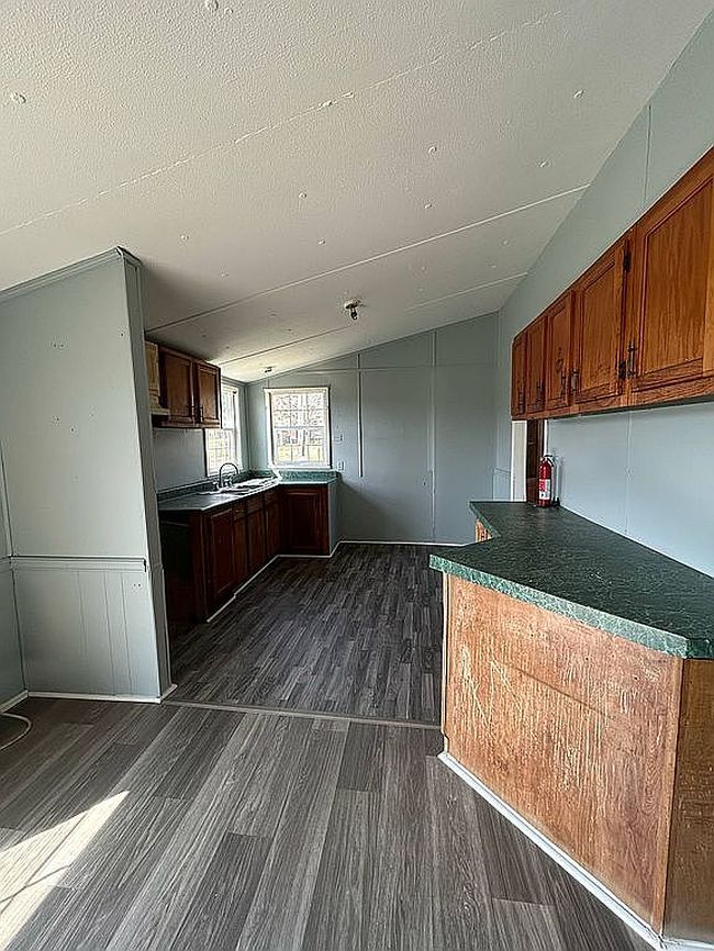 Image of 555 Hollis Thomas Rd
