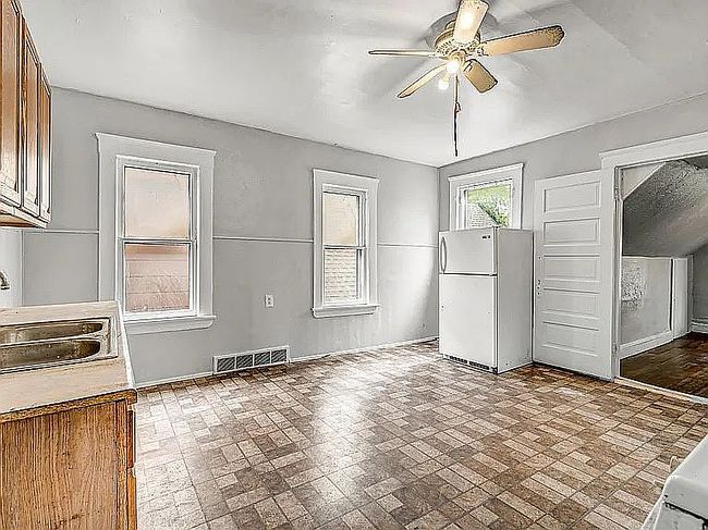 Image of 3635 E 49th St