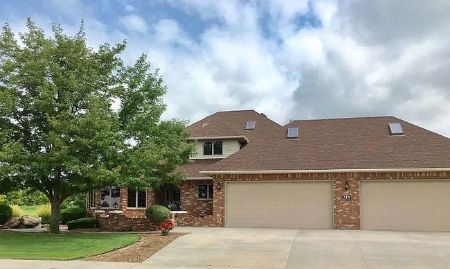 Preview of property located at 319 Hillcrest Dr