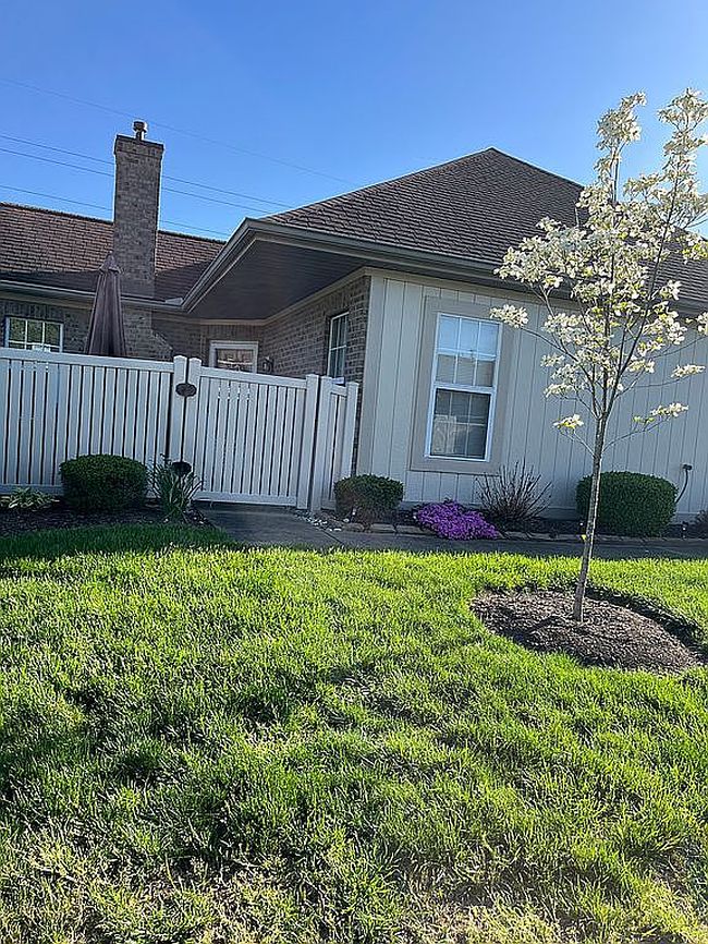 Photo of 305 Pointe Pl #12, Westerville, OH