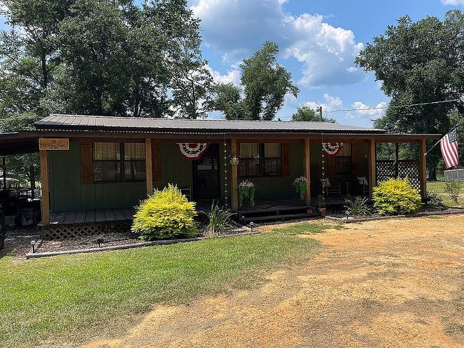 Photo of 915 Sand Island Dr, Camden, AL