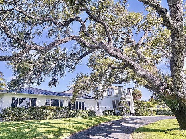 Photo of 2611 S Indian River Dr, Fort Pierce, FL
