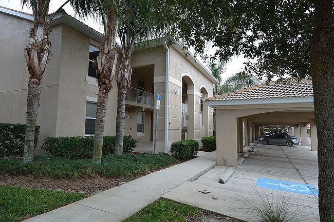 Photo of 1011 Fairwaycove Ln Unit 201, Bradenton, FL