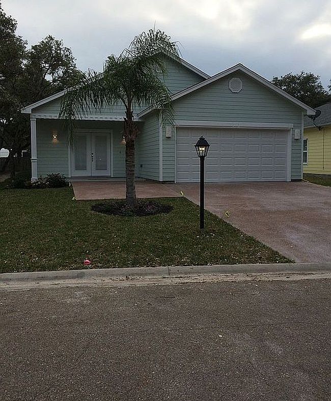 Photo of 11 Primrose Dr, Rockport, TX