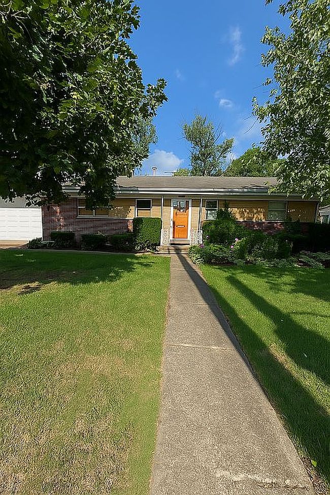 Photo of 4707 Fairview Ave, Downers Grove, IL