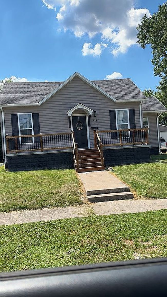 Photo of 614 Cleveland St, Jerseyville, IL