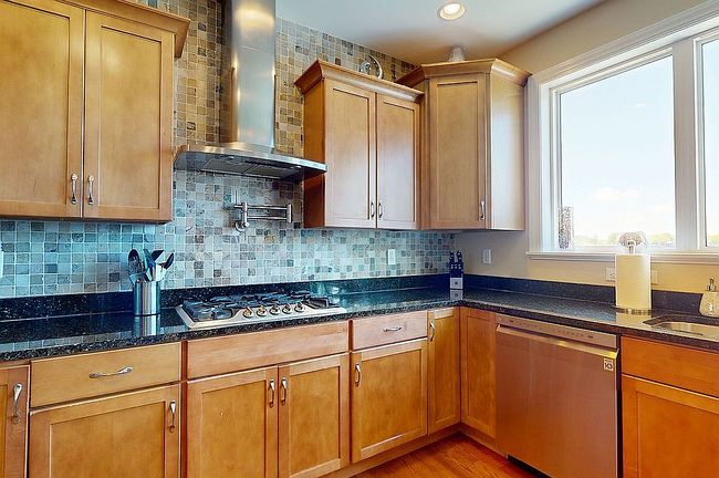 Photo of 2109 Wedgewood Dr, Dubuque, IA