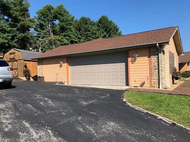 Image of 615 Orchard Ln Sw