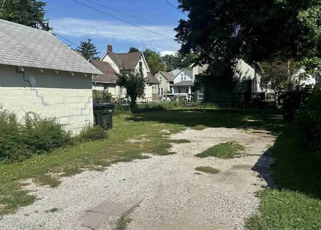 Image of 1721 W 8th St
