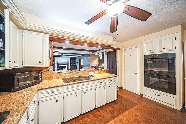Photo of 8111 Oak Moss Dr, Spring, TX